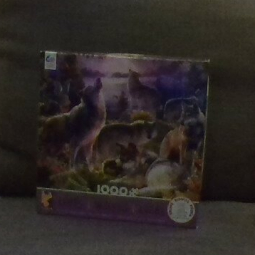1000-piece Wolf Pack puzzle